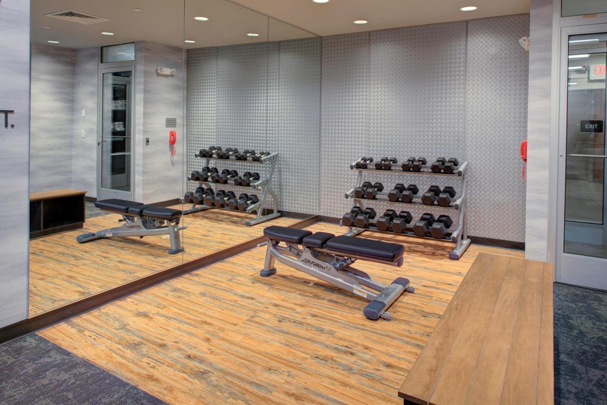 Fairfield & By Marriott Allentown West 3*